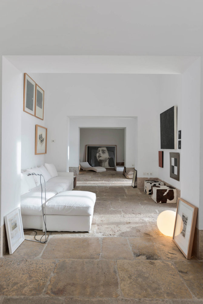S. Mamede House Aires Mateus. Photograph by Ricardo Oliveira Alves Minimalist Design Floor Lamps Ideas