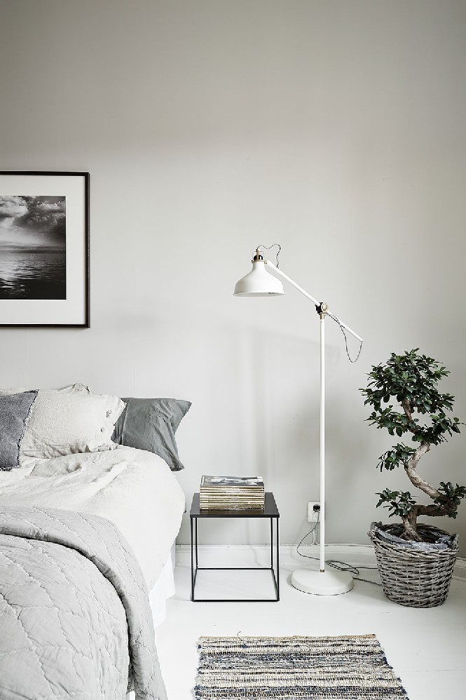 10 harmonious bedroom ideas with floor lamps that you’ll