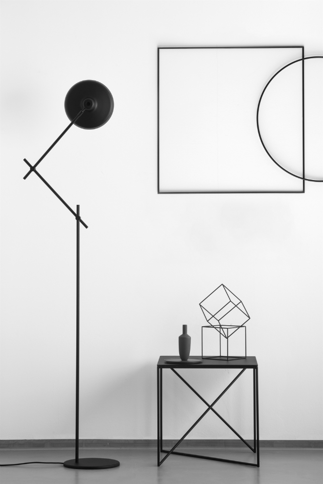 Black and White Standing Lamps to Give Your House a Retro Feeling