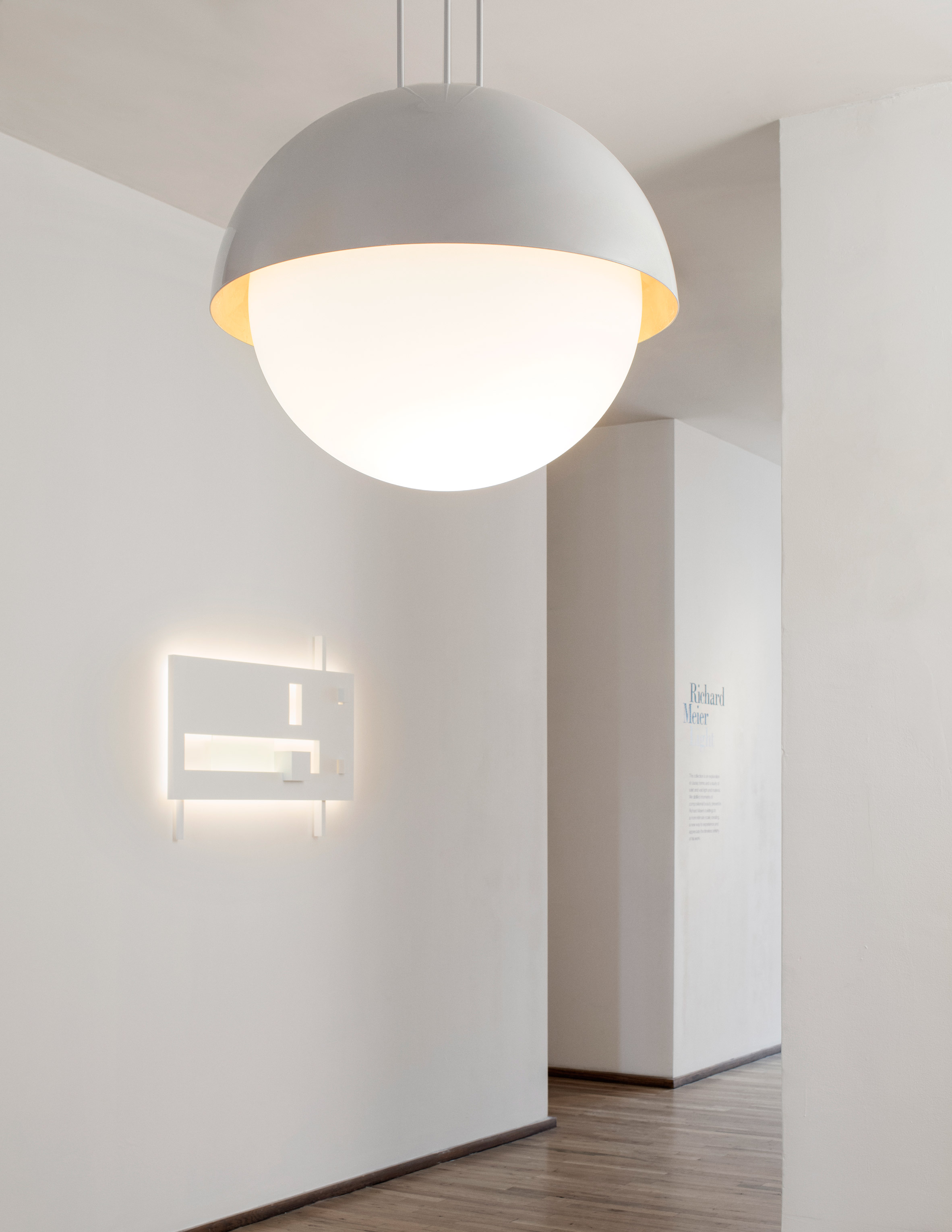 Fall in Love with Richard Meier's Minimal Lighting Collection 1