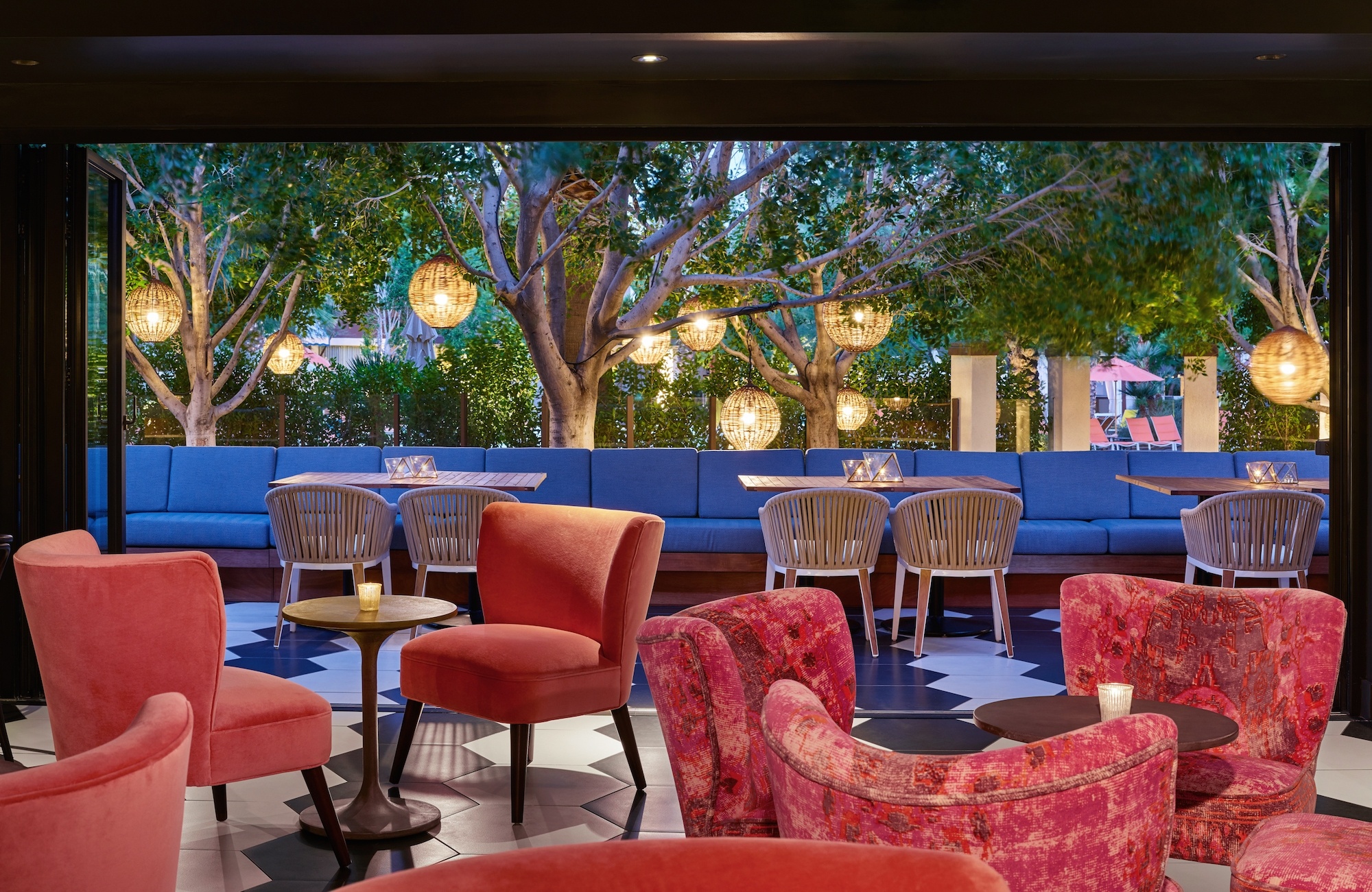 Palm Springs Hotel with Stunning Mid-Century Lighting Designs 1