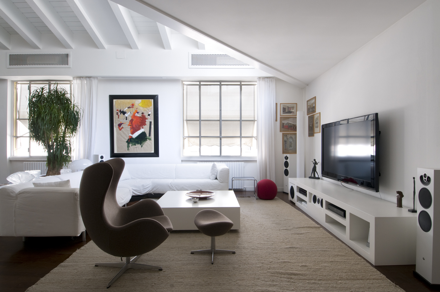 Get Inspired By This Interior Design Loft in Milan!